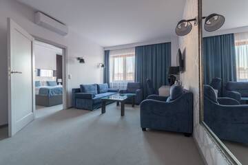 Фото номера Улучшенный люкс Отель Novopolska - Hotel i Restauracja г. Косьцян 5